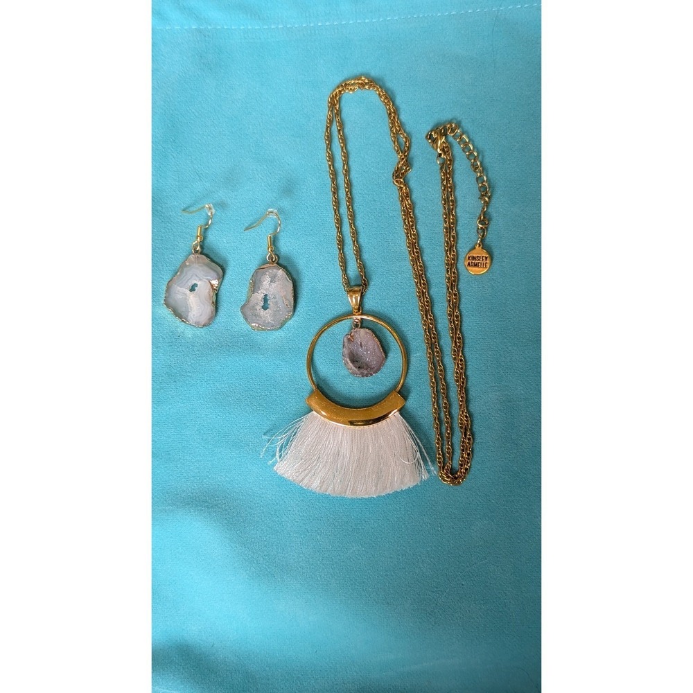 Kinsley Armelle Agate Fringe‎ Necklace and Earrings